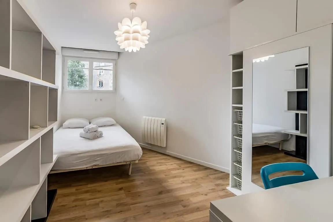 Le Balzac- 2 Chambres - Proche Place De Bretagne Rennes 0*,  France